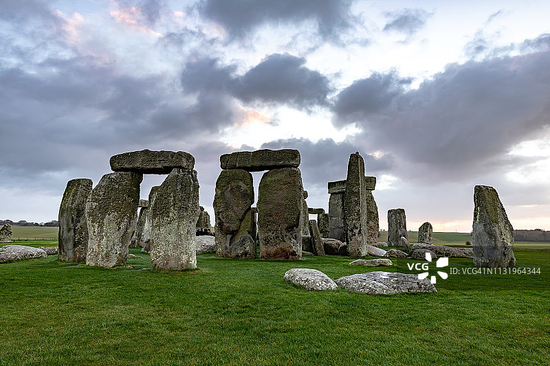 清晨的巨石阵图片素材