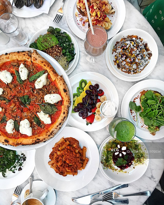 在切科尼餐厅享用早午餐图片素材