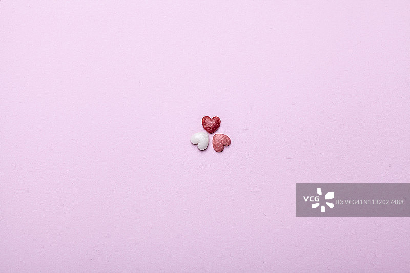 三颗小爱心图片素材