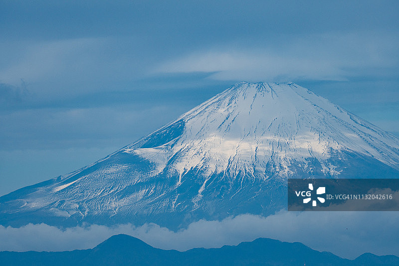 日本静冈县冬季的富士山雪景图片素材