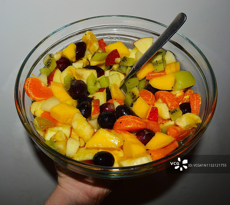 自制玻璃碗水果沙拉图片素材