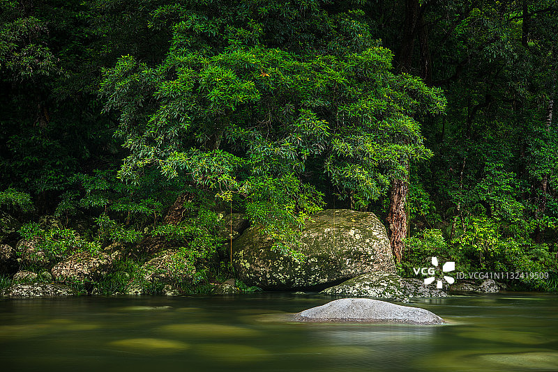 澳大利亚昆士兰州丹特里国家公园的莫斯曼峡谷图片素材