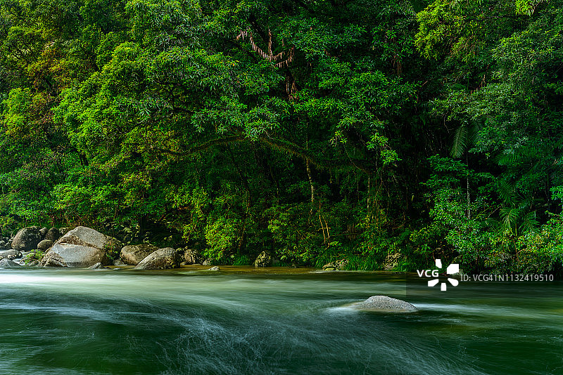 澳大利亚昆士兰州丹特里国家公园的莫斯曼峡谷图片素材