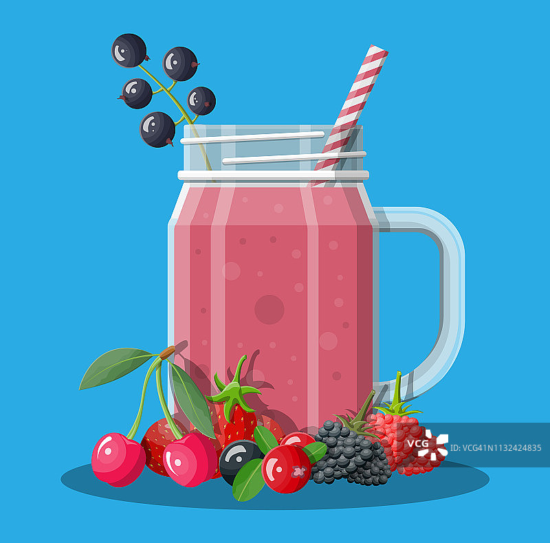 带条纹吸管的混合莓果冰沙罐子图片素材