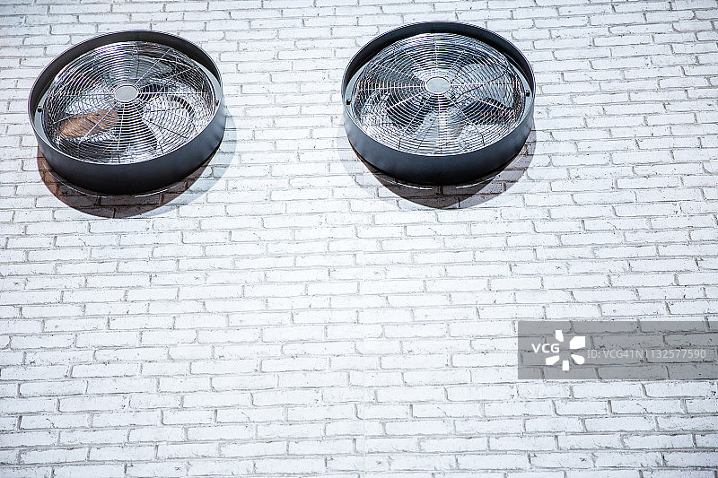 墙上的通风管道图片素材