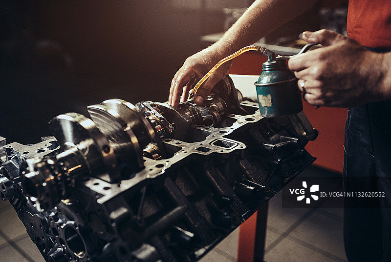 汽车发动机维修图片素材