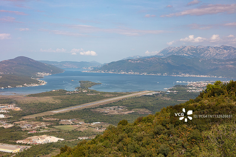 黑山科托尔湾附近的蒂瓦特机场，2018年图片素材