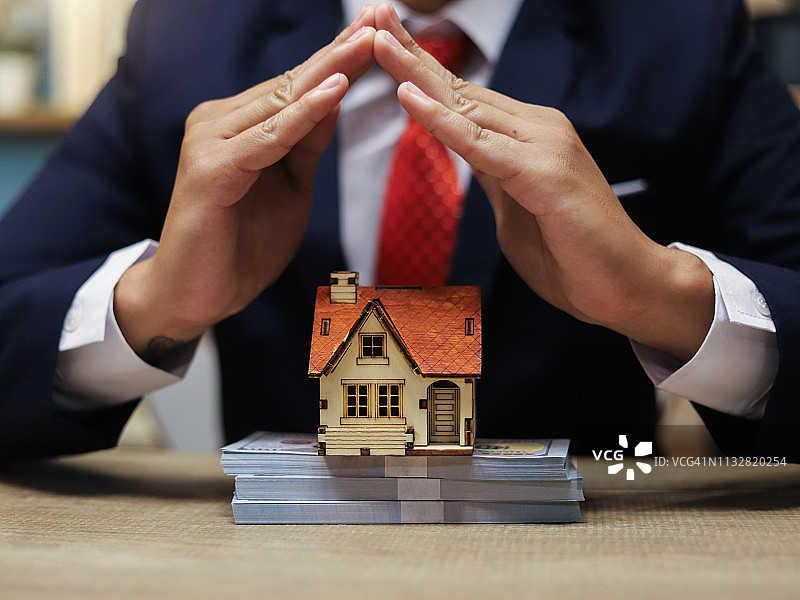 房屋保险概念，金钱图片素材