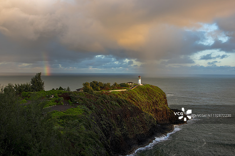 夏威夷考艾岛基拉韦厄灯塔和彩虹图片素材