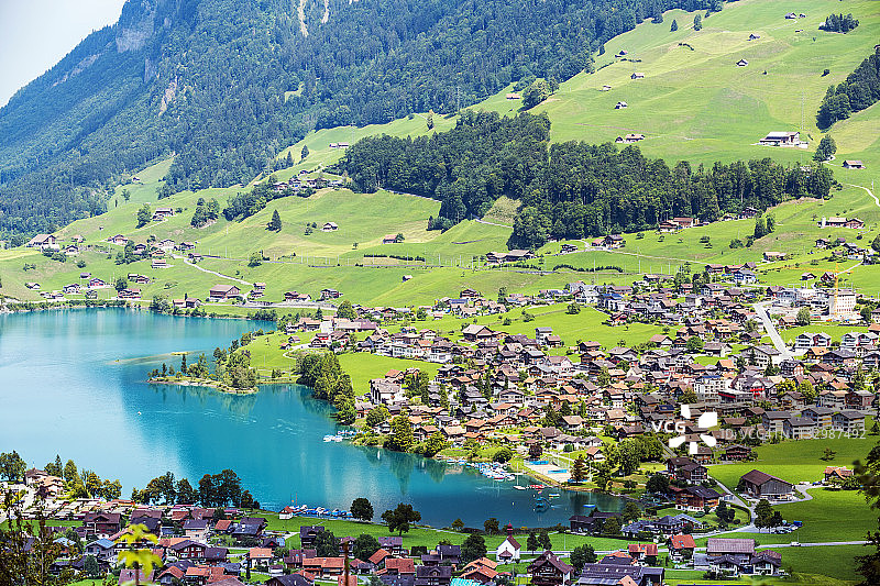 瑞士上瓦尔登州隆根湖湖景图片素材