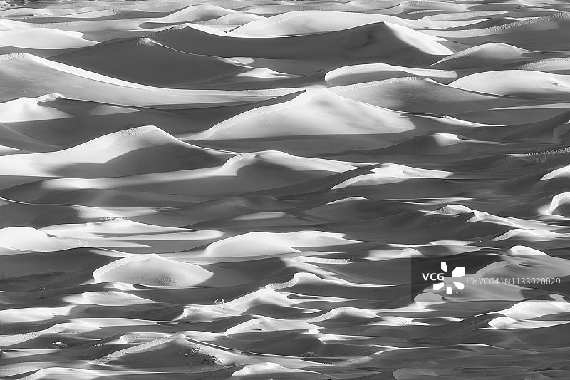 美国加州死亡谷的单色沙丘图案图片素材