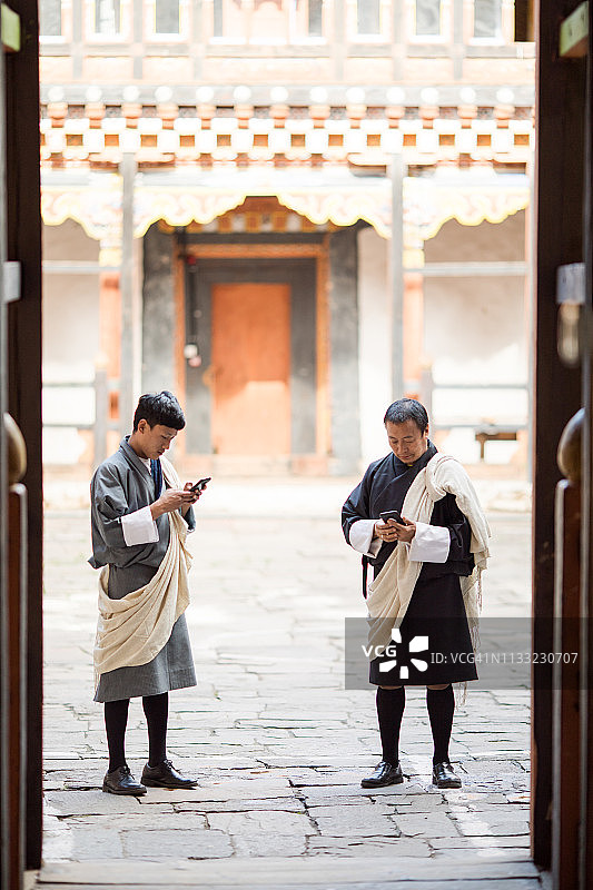 不丹贾卡宗新旧对比图片素材