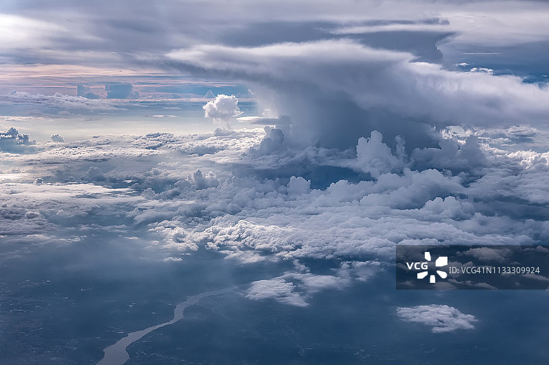 蓝天白云航拍图片素材