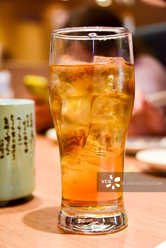 烧酒和乌龙茶图片素材