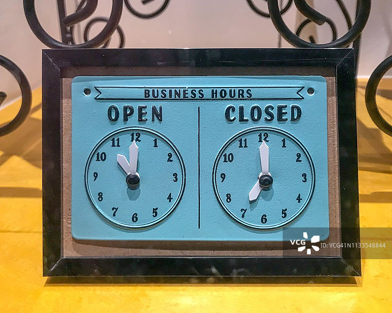 营业时间指示牌时钟图片素材