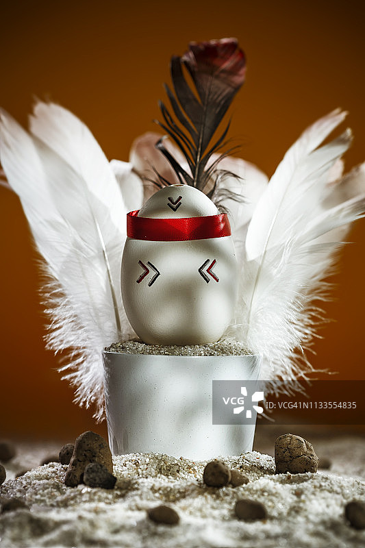 复活节彩蛋装饰 - 印第安羽毛蛋图片素材