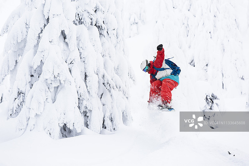 冬季滑雪冒险图片素材