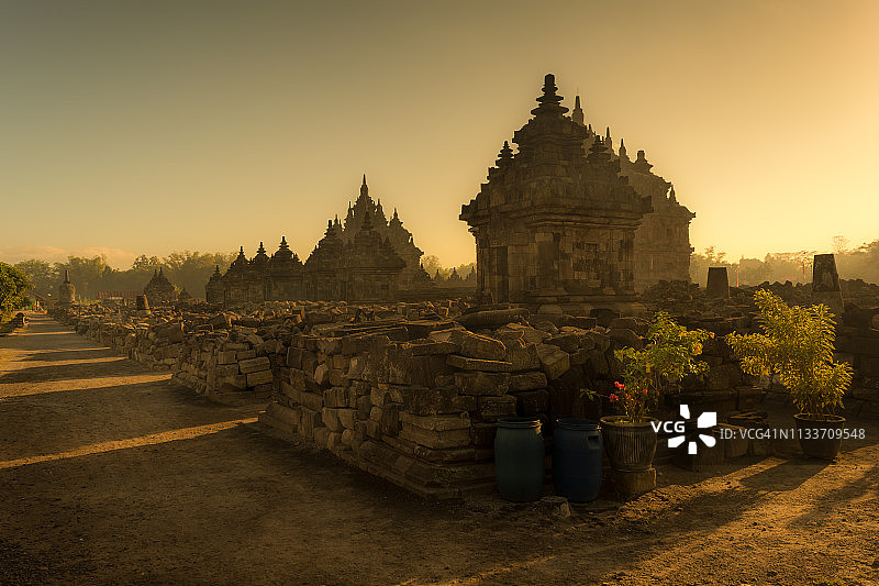 清晨的普劳桑寺庙图片素材