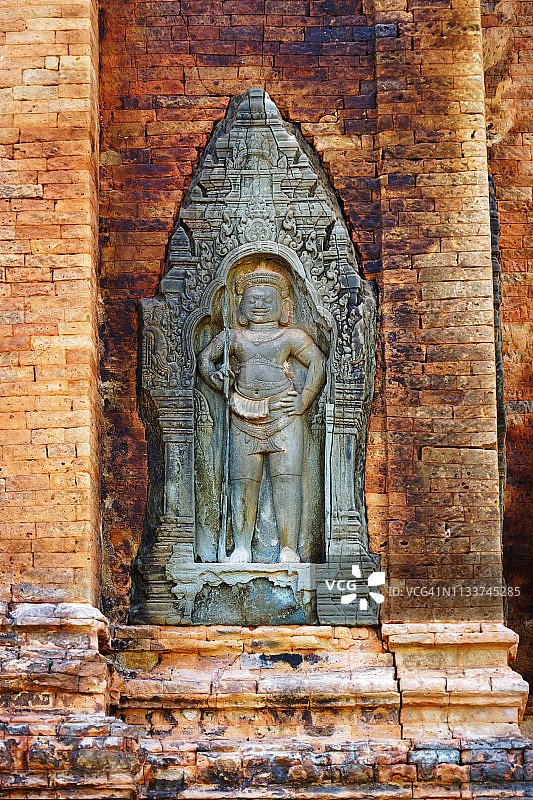 柬埔寨暹粒罗雷寺的门卫雕像图片素材