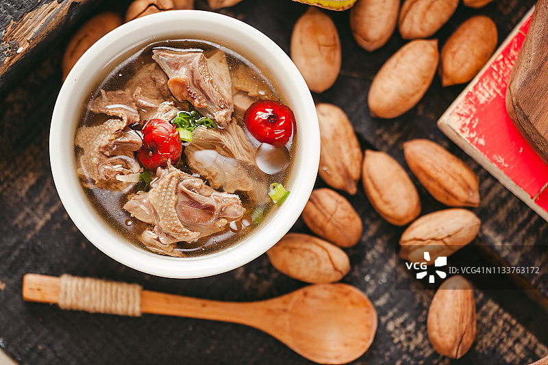 广式老母鸡汤图片素材