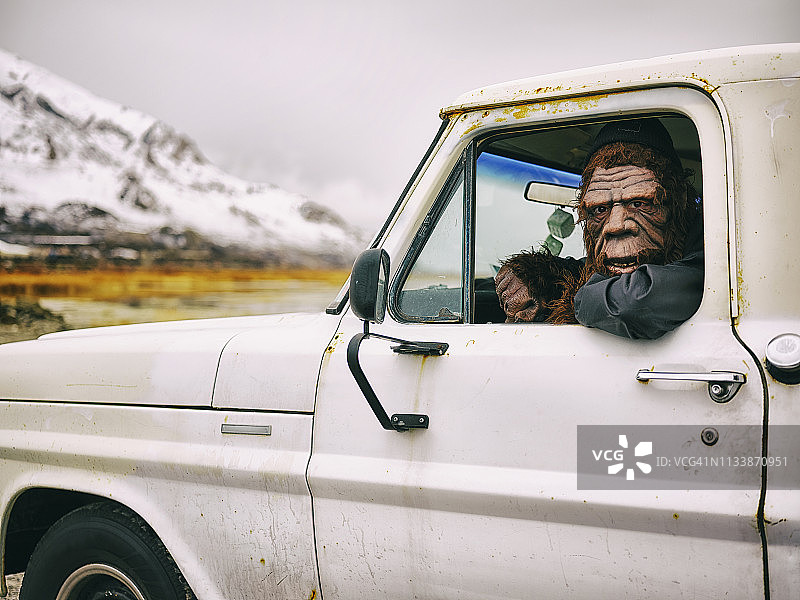 大脚怪卡车司机图片素材