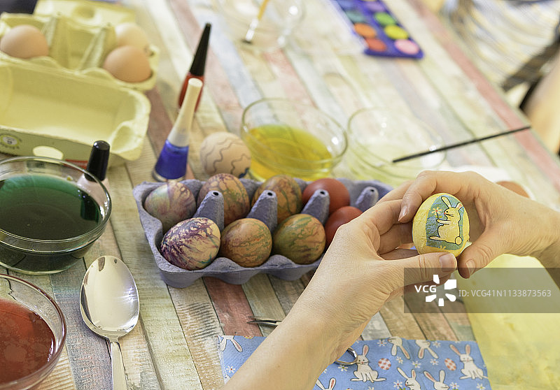 在家装饰复活节彩蛋DIY图片素材