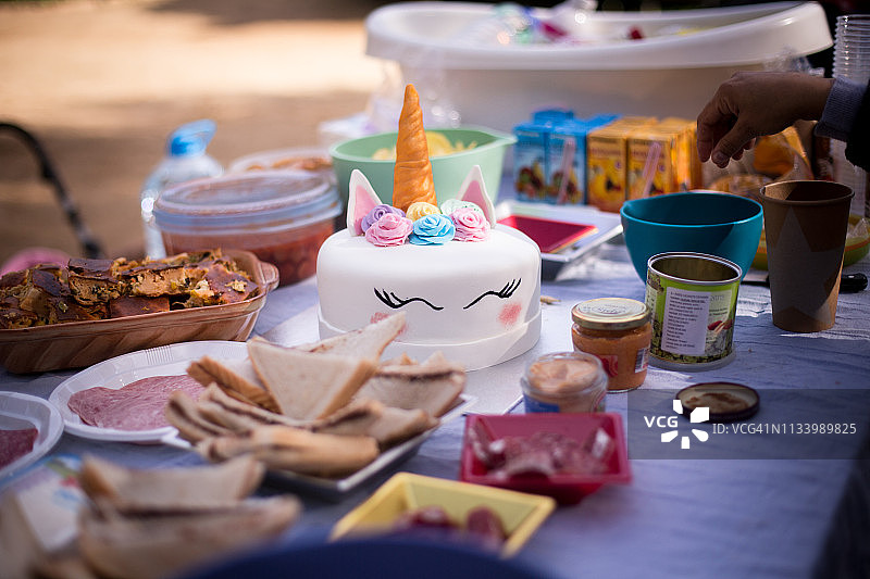 派对独角兽蛋糕和食物图片素材