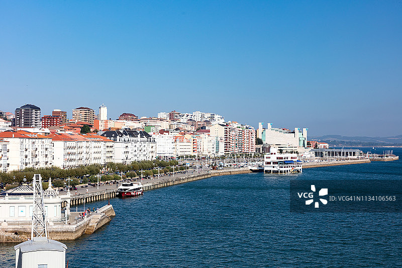 从博丁中心看桑坦德市，伦佐·皮亚诺设计图片素材