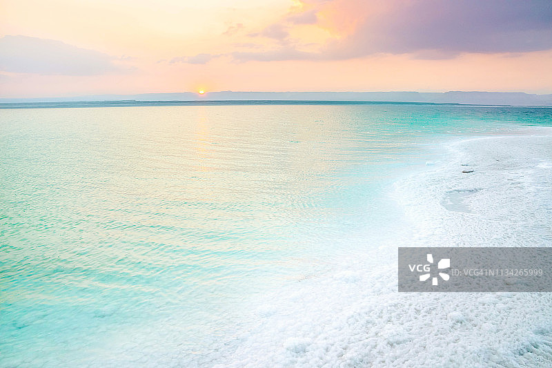 日落时分宁静的死海美景图片素材