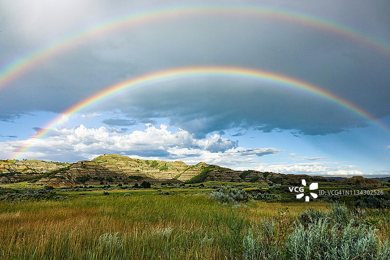 北达科他州西奥多·罗斯福国家公园的双彩虹图片素材