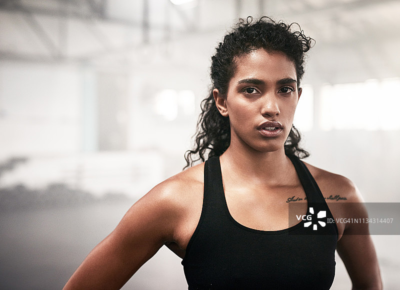 不要幻想好身材，努力去锻炼图片素材