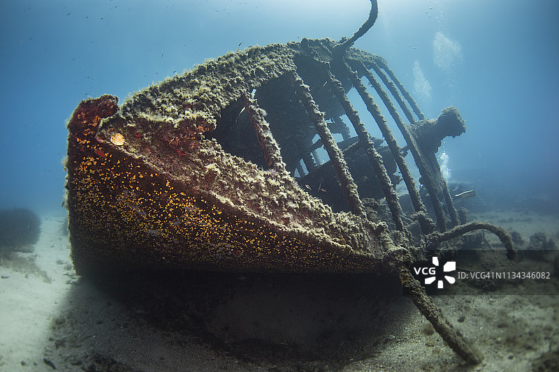 潜水沉船图片素材