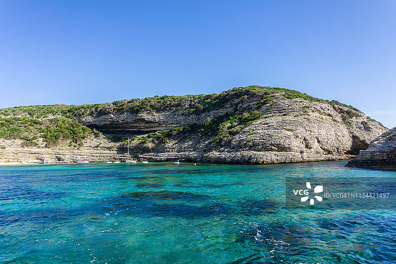 奥斯特里科尼海滩与美丽泻湖的景色图片素材