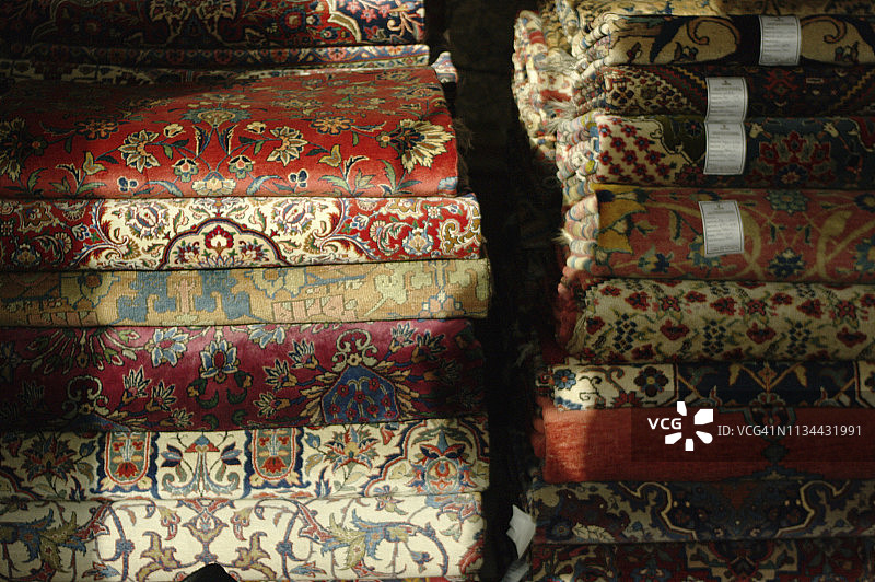 英国伦敦：出售昂贵波斯地毯的地毯店图片素材