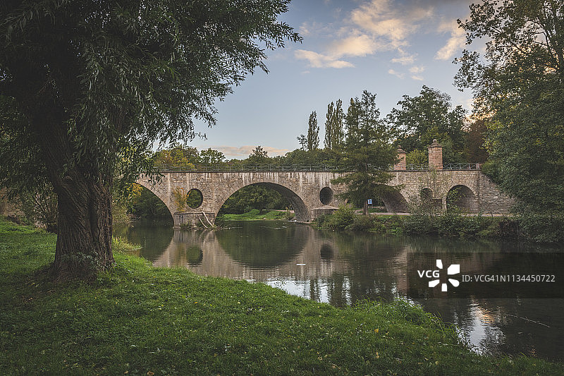 德国魏玛伊尔姆公园星桥景观图片素材