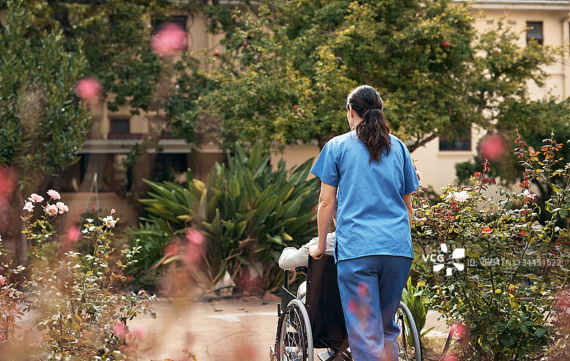 外出有益身心图片素材