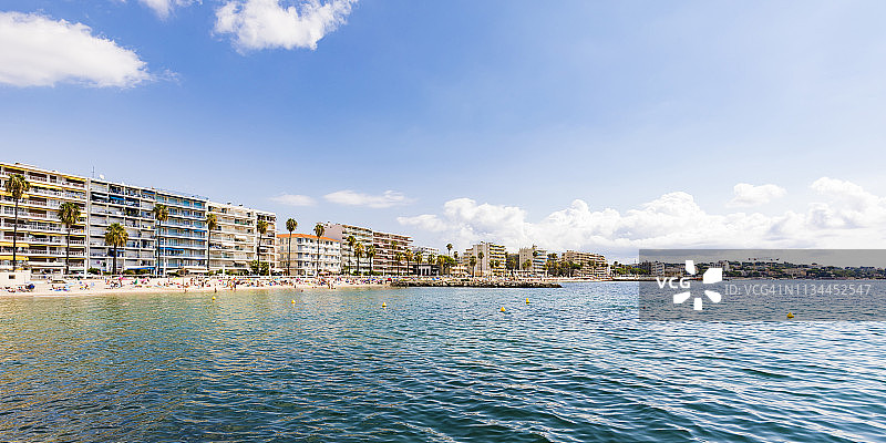 法国普罗旺斯-阿尔卑斯-蓝色海岸，昂蒂布茹昂莱潘海滩和酒店图片素材