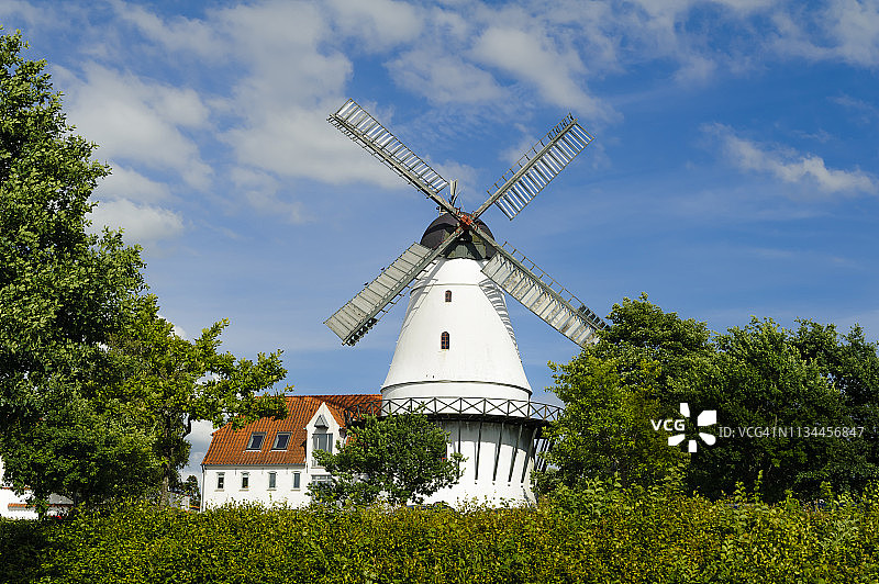 丹麦日德兰半岛森讷堡风车图片素材