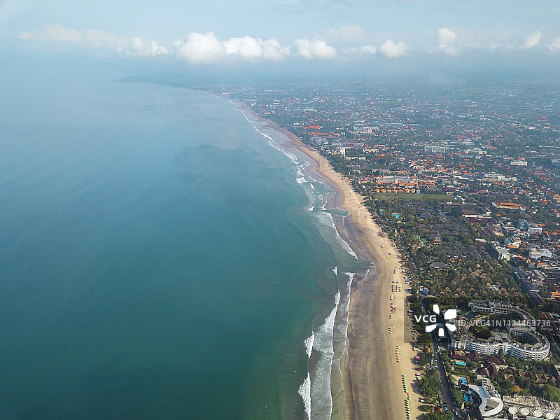 巴厘岛库塔海滩印度洋海岸线航拍图片素材