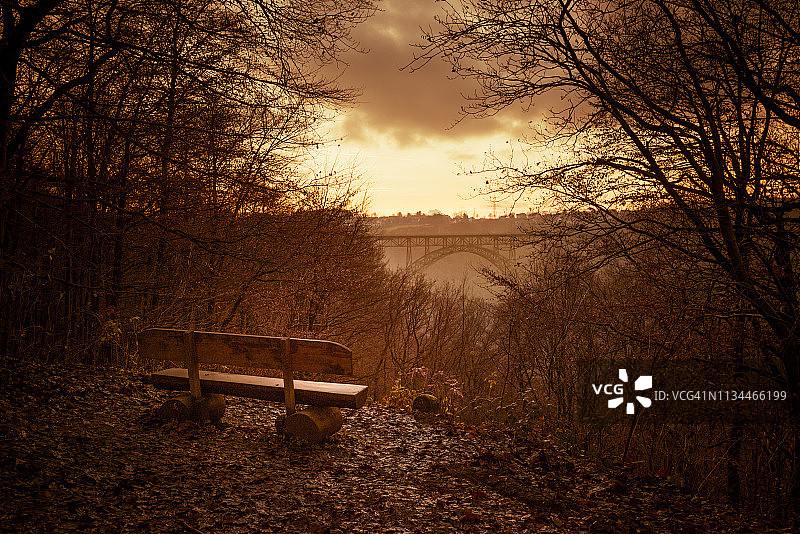 德国：索林根和雷姆沙伊德之间的明斯特大桥图片素材