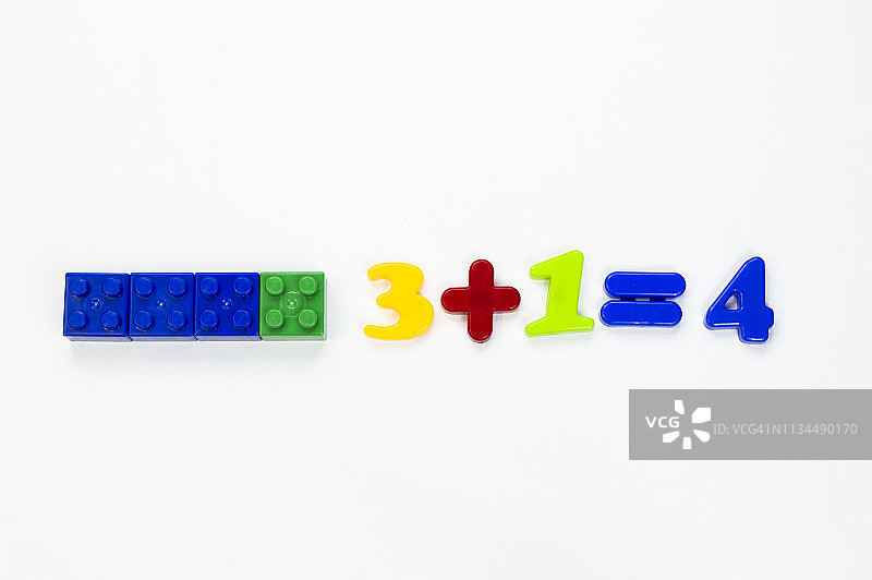 多色磁性塑料积木数学加法教学图片素材