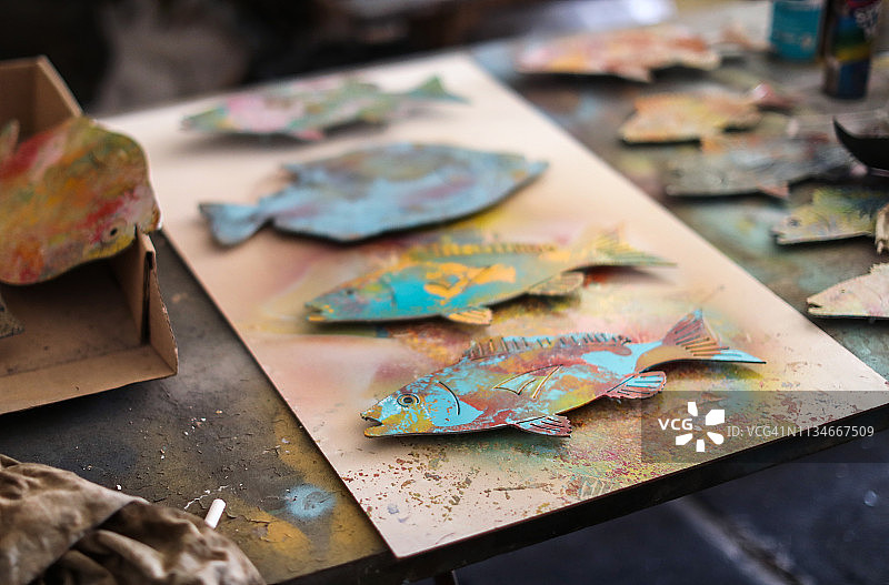 金属鱼雕塑图片素材