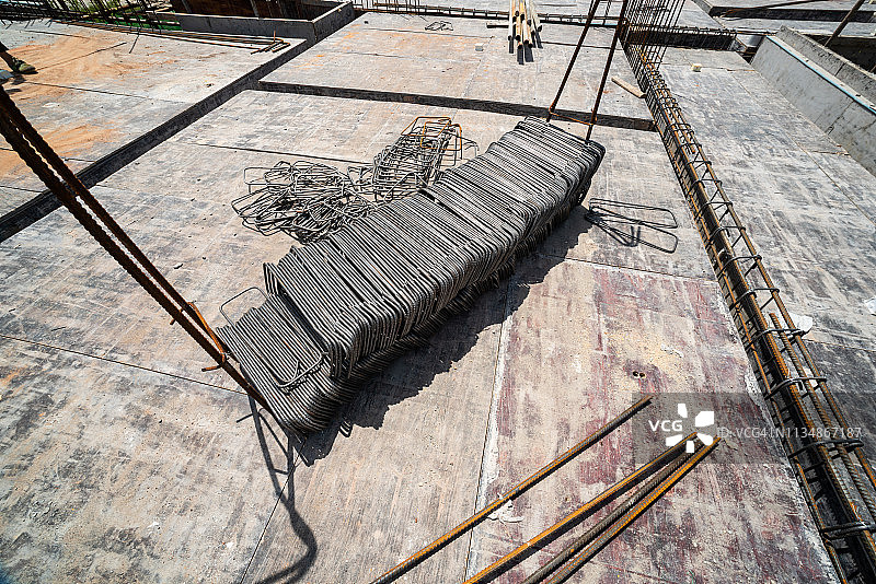 建筑工地上的钢筋图片素材