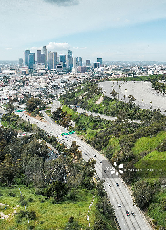 洛杉矶伊利西安公园CA 110高速公路鸟瞰图片素材