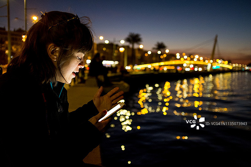 永不孤单图片素材