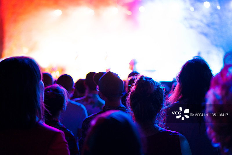 音乐会上的人群图片素材