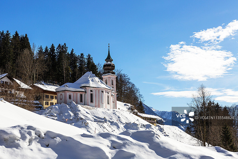 德国巴伐利亚阿尔卑斯山地区的玛利亚格恩教堂图片素材