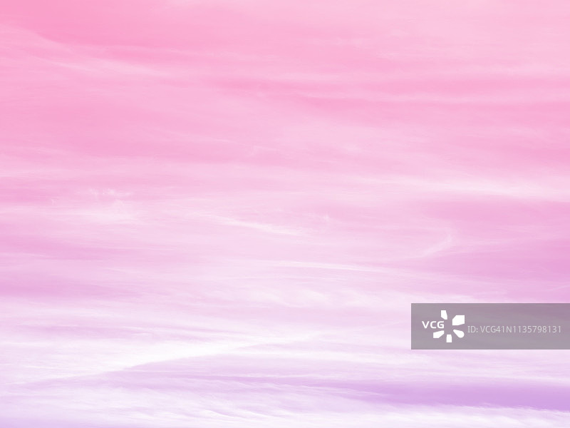 淡粉色天空背景与白色云朵图片素材