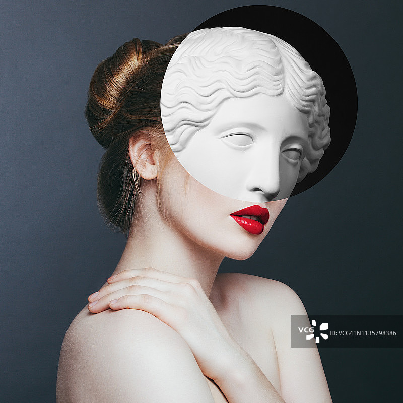 女子与石膏头像拼贴图片素材