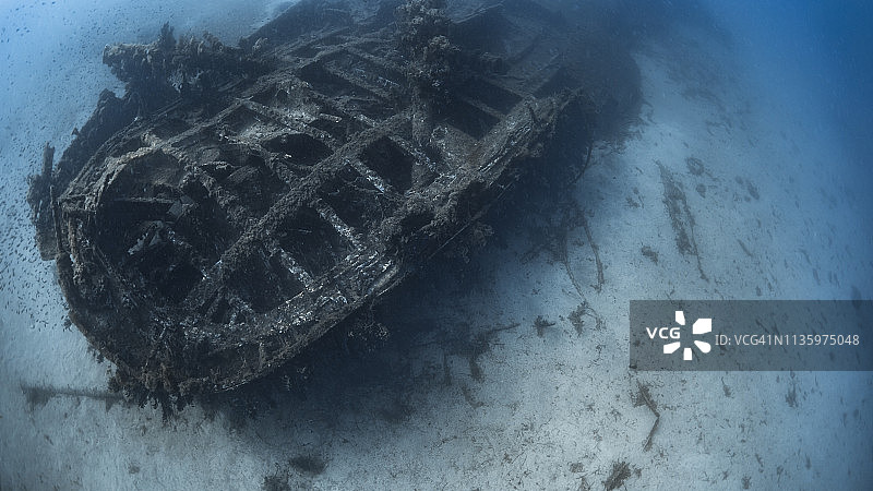 潜水沉船图片素材